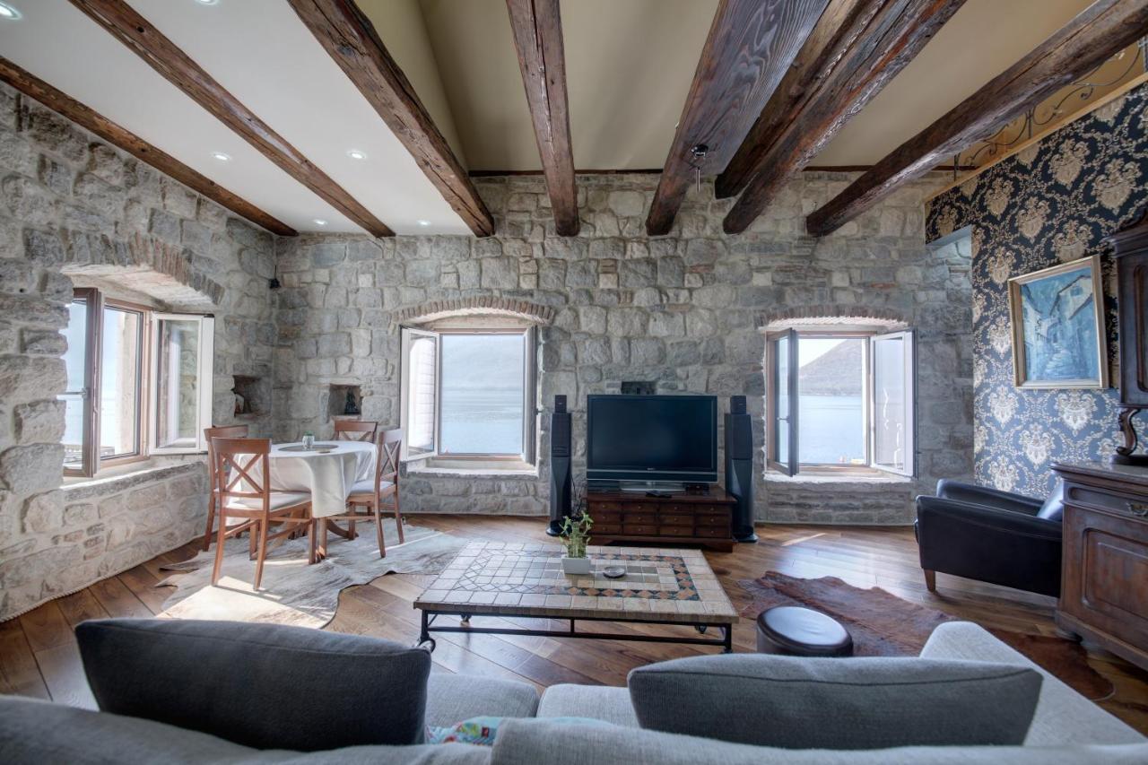 Kazerma Apartment Perast Bagian luar foto