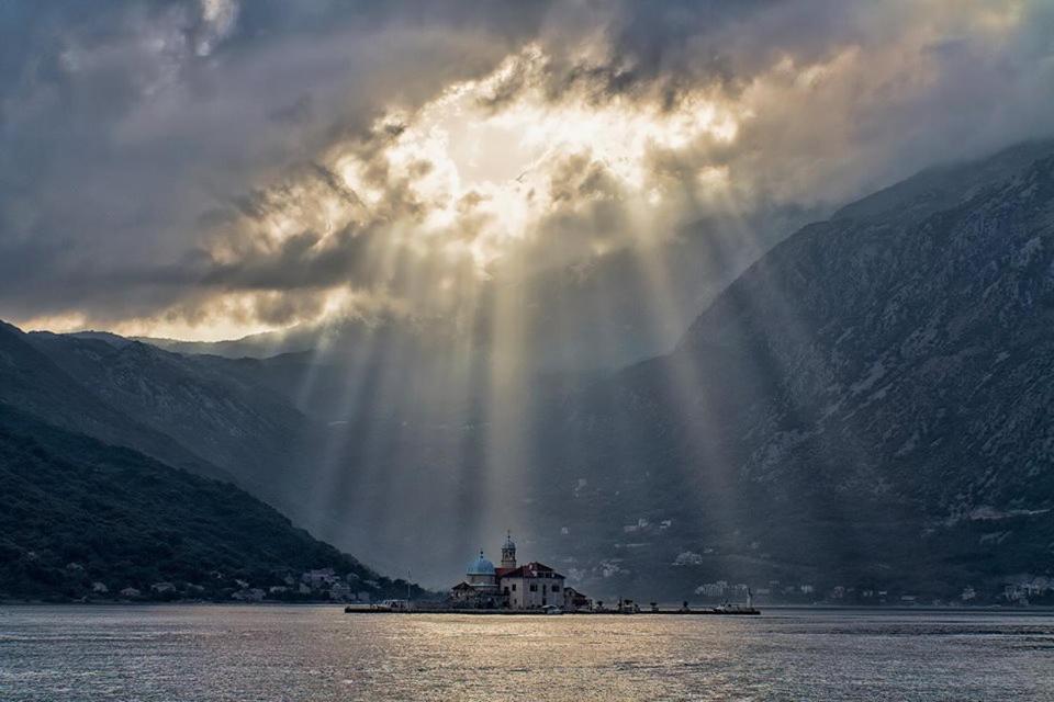 Kazerma Apartment Perast Bagian luar foto