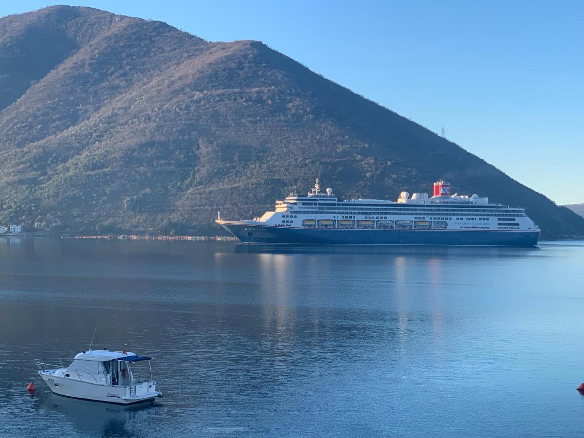 Kazerma Apartment Perast Bagian luar foto